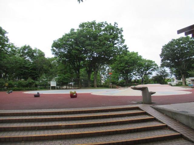 写真②-2 公園西の遊園地.jpg