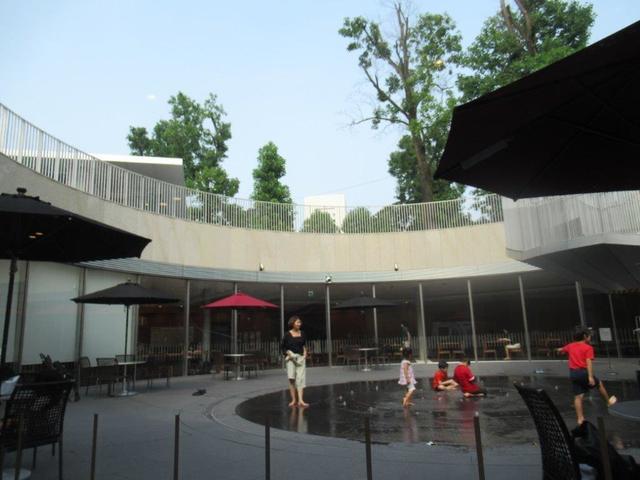 写真⑧-4 迎賓館前休憩所.jpg